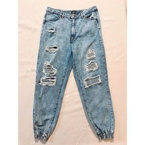 Simple Society High Rise Woman's Jogger Ripped Holes Distressed Jeans Size 13/31